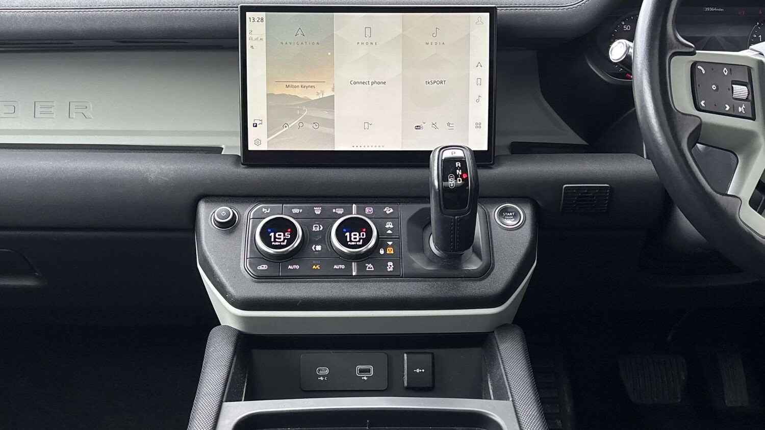 Used Land Rover Defender 2021 for sale - 76459806: Photo 14