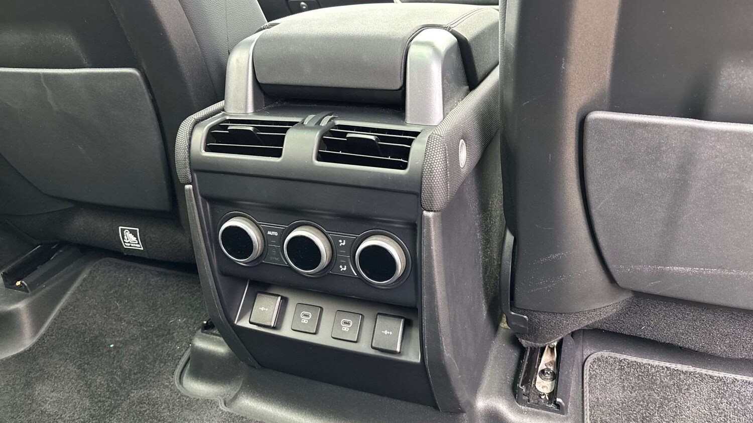 Used Land Rover Defender 2021 for sale - 76459806: Photo 18