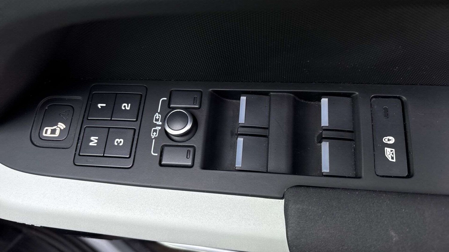 Used Land Rover Defender 2021 for sale - 76459806: Photo 25