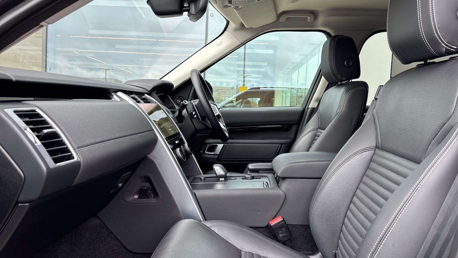 Used Land Rover Discovery 2022 for sale - 76460131: Photo 3