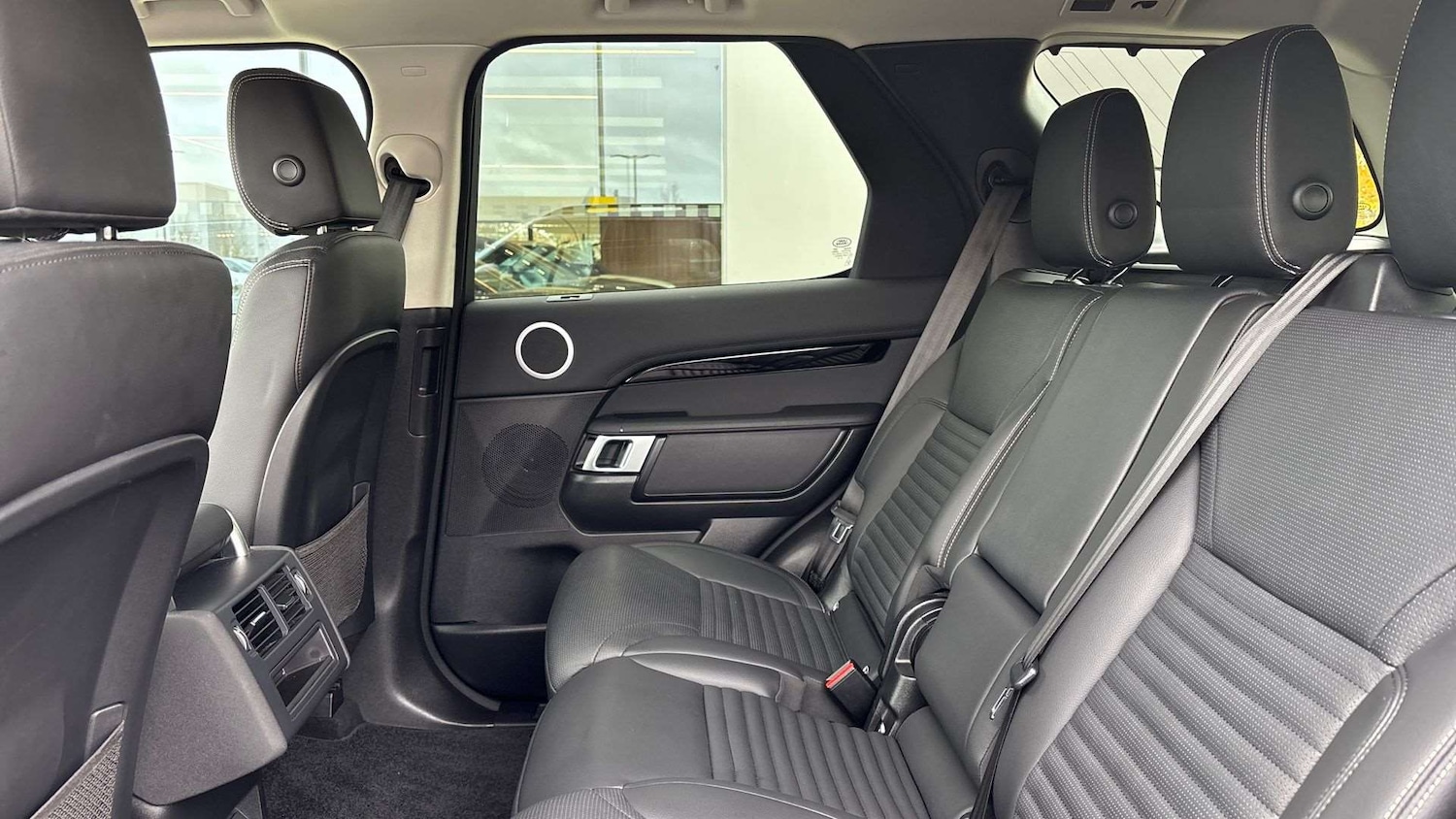 Used Land Rover Discovery 2022 for sale - 76460131: Photo 4