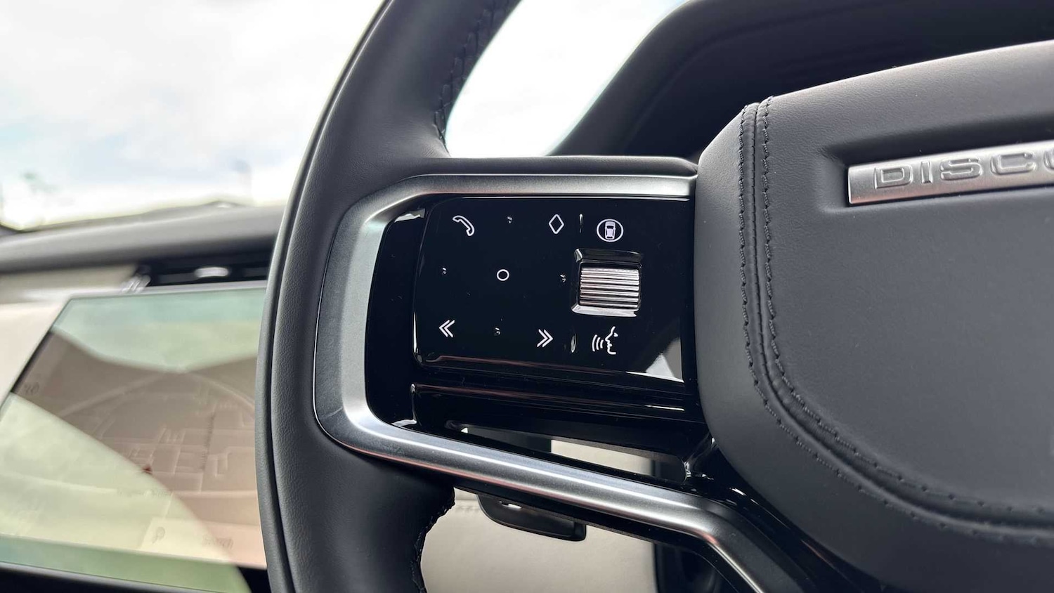 Used Land Rover Discovery Sport 2025 for sale - 76459946: Photo 31