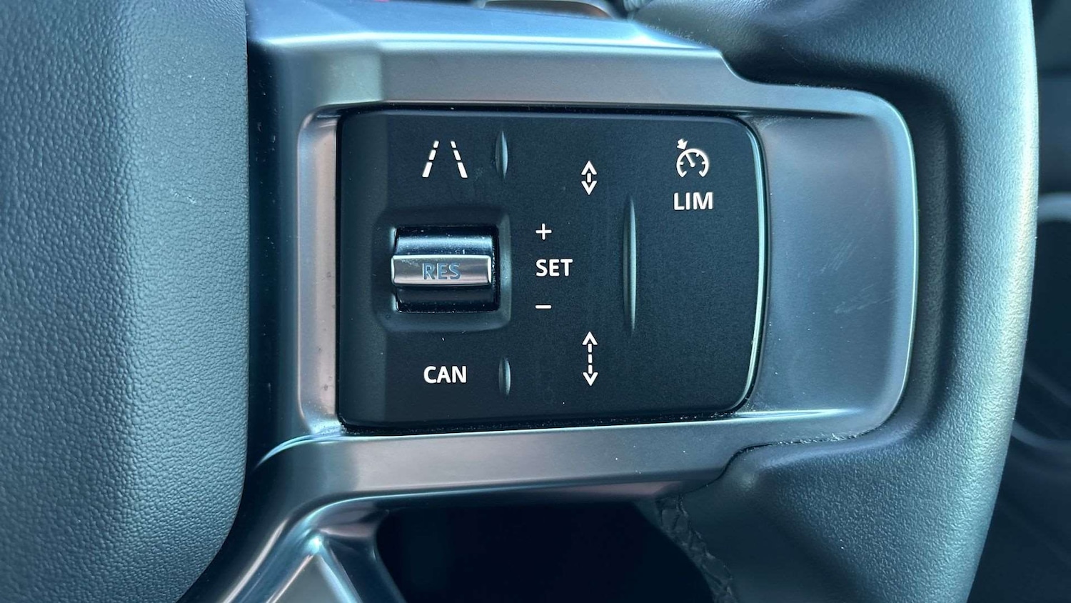 Used Land Rover Discovery 2023 for sale - 76564554: Photo 35