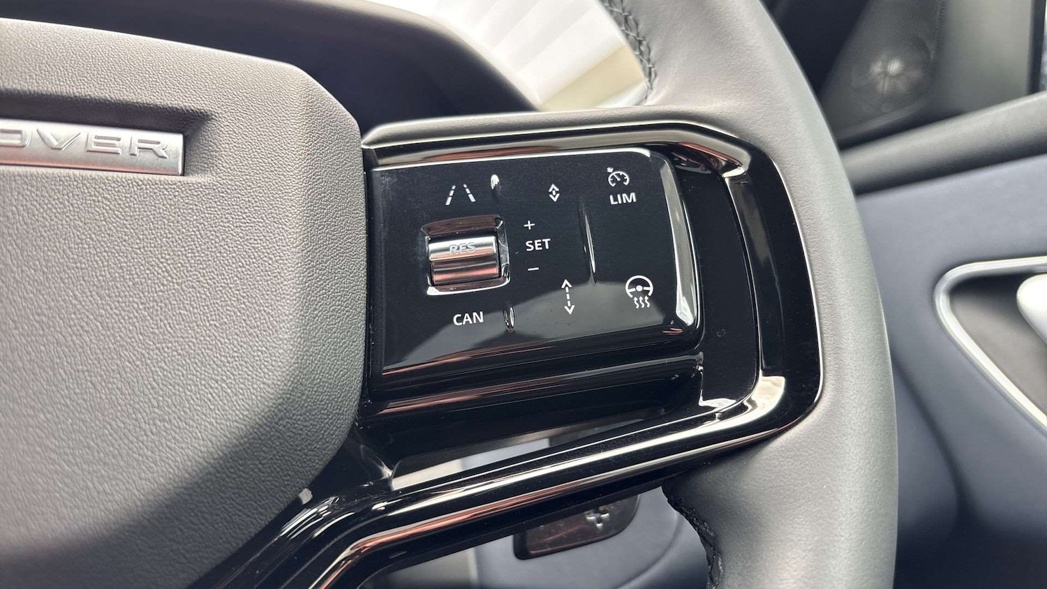 Used Land Rover Range Rover Velar 2023 for sale - 76459966: Photo 32