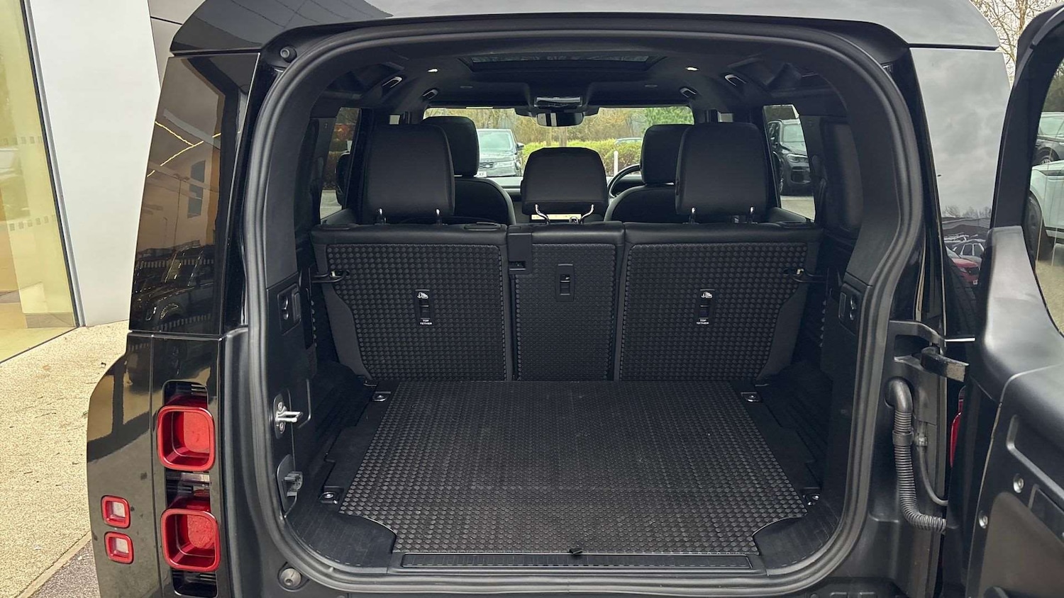 Used Land Rover Defender 2024 for sale - 77458537: Photo 10