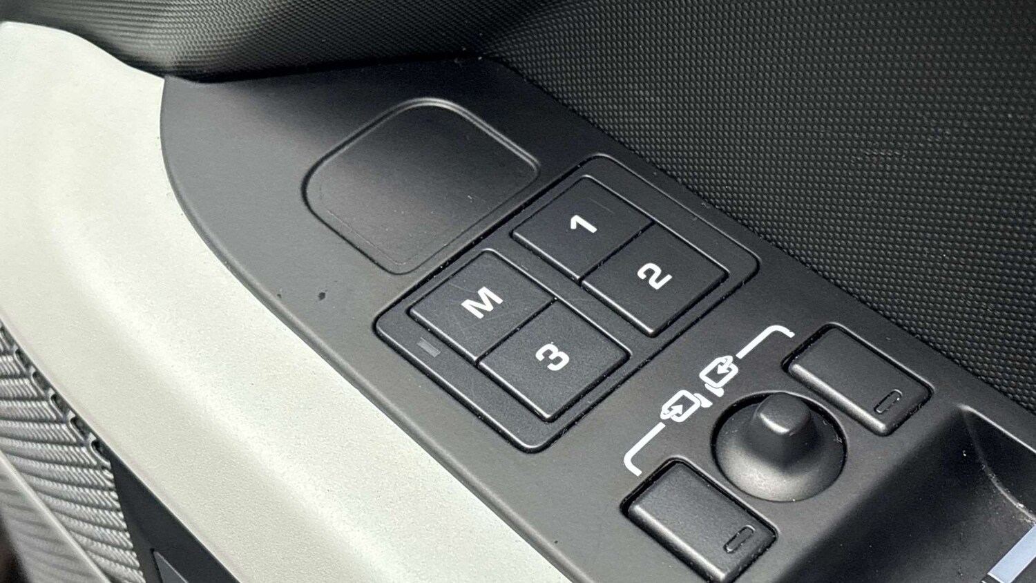 Used Land Rover Defender 2024 for sale - 77458537: Photo 25