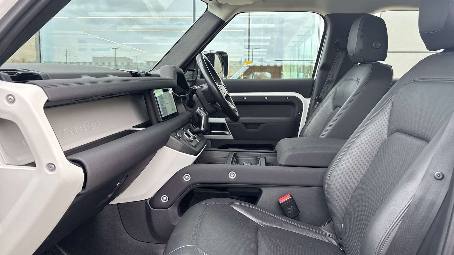 Used Land Rover Defender 2022 for sale - 76460577: Photo 3