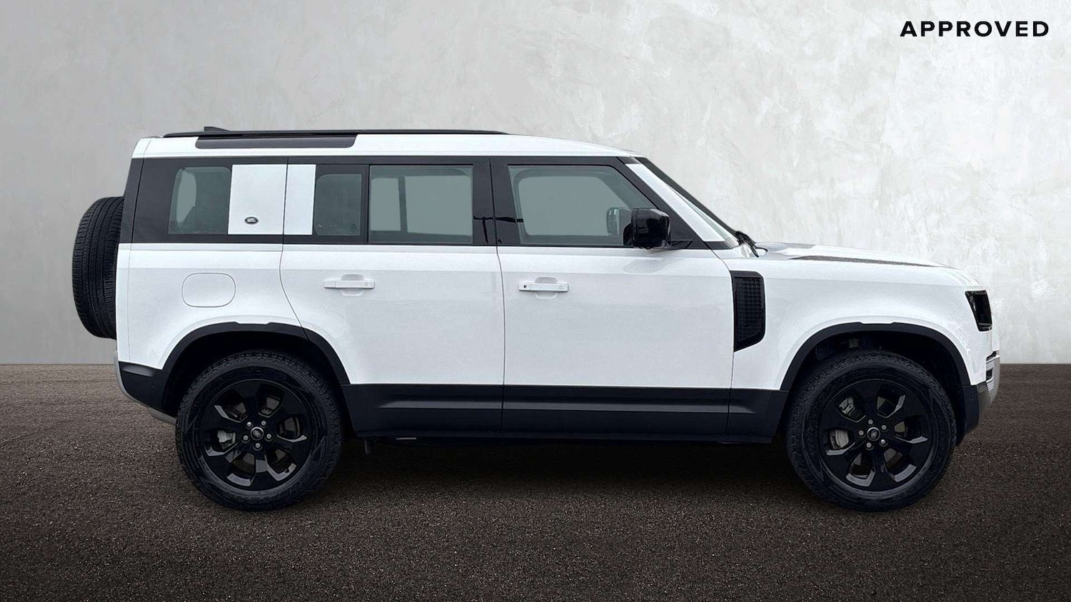 Used Land Rover Defender 2022 for sale - 76460577: Photo 5