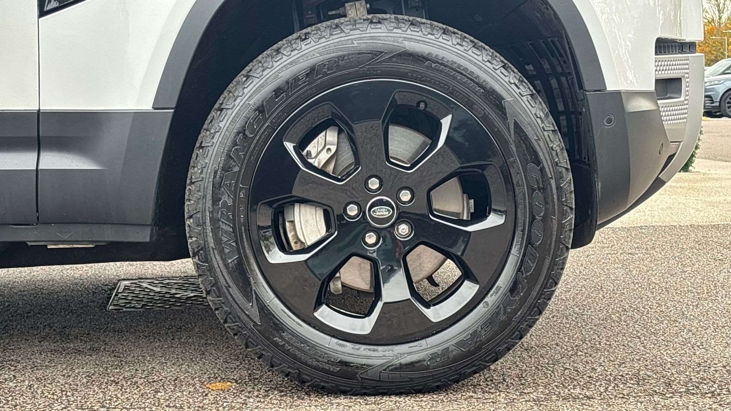 Used Land Rover Defender 2022 for sale - 76460577: Photo 8