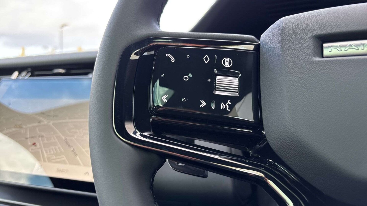 Used Land Rover Range Rover Evoque 2025 for sale - 77526979: Photo 30