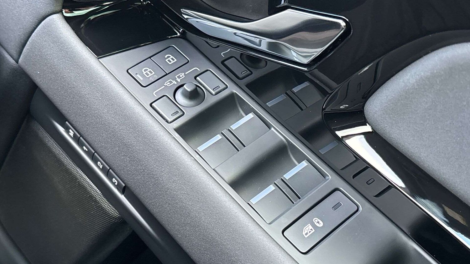 Used Land Rover Range Rover Evoque 2025 for sale - 77526979: Photo 32