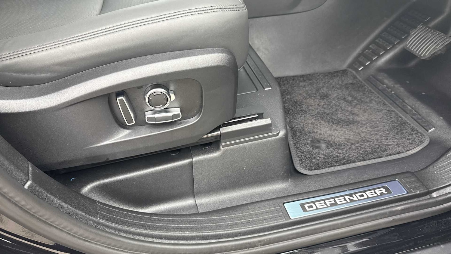Used Land Rover Defender 2025 for sale - 77858530: Photo 23