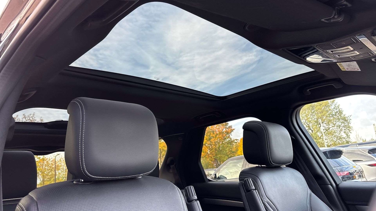 Used Land Rover Discovery 2023 for sale - 76460442: Photo 21