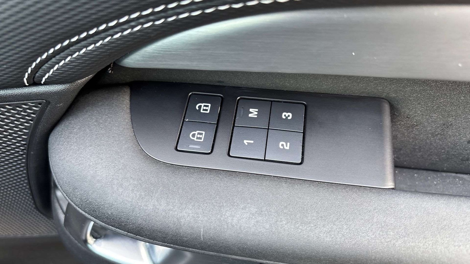 Used Land Rover Discovery 2023 for sale - 76460442: Photo 25