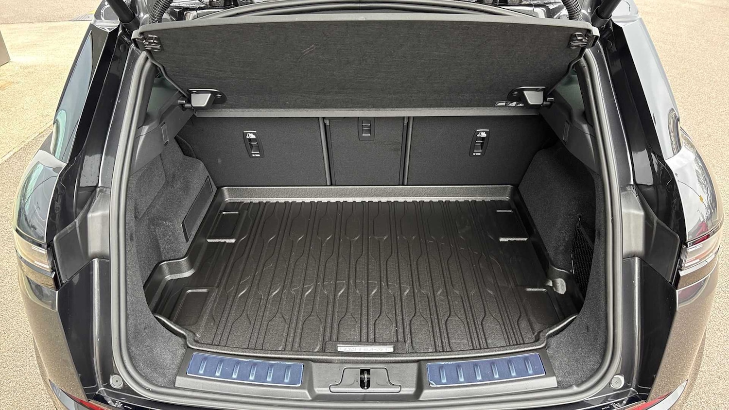 Used Land Rover Range Rover Evoque 2025 for sale - 76460469: Photo 10