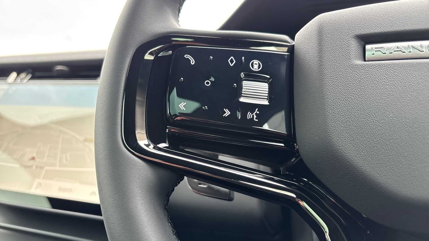 Used Land Rover Range Rover Evoque 2025 for sale - 76460469: Photo 31