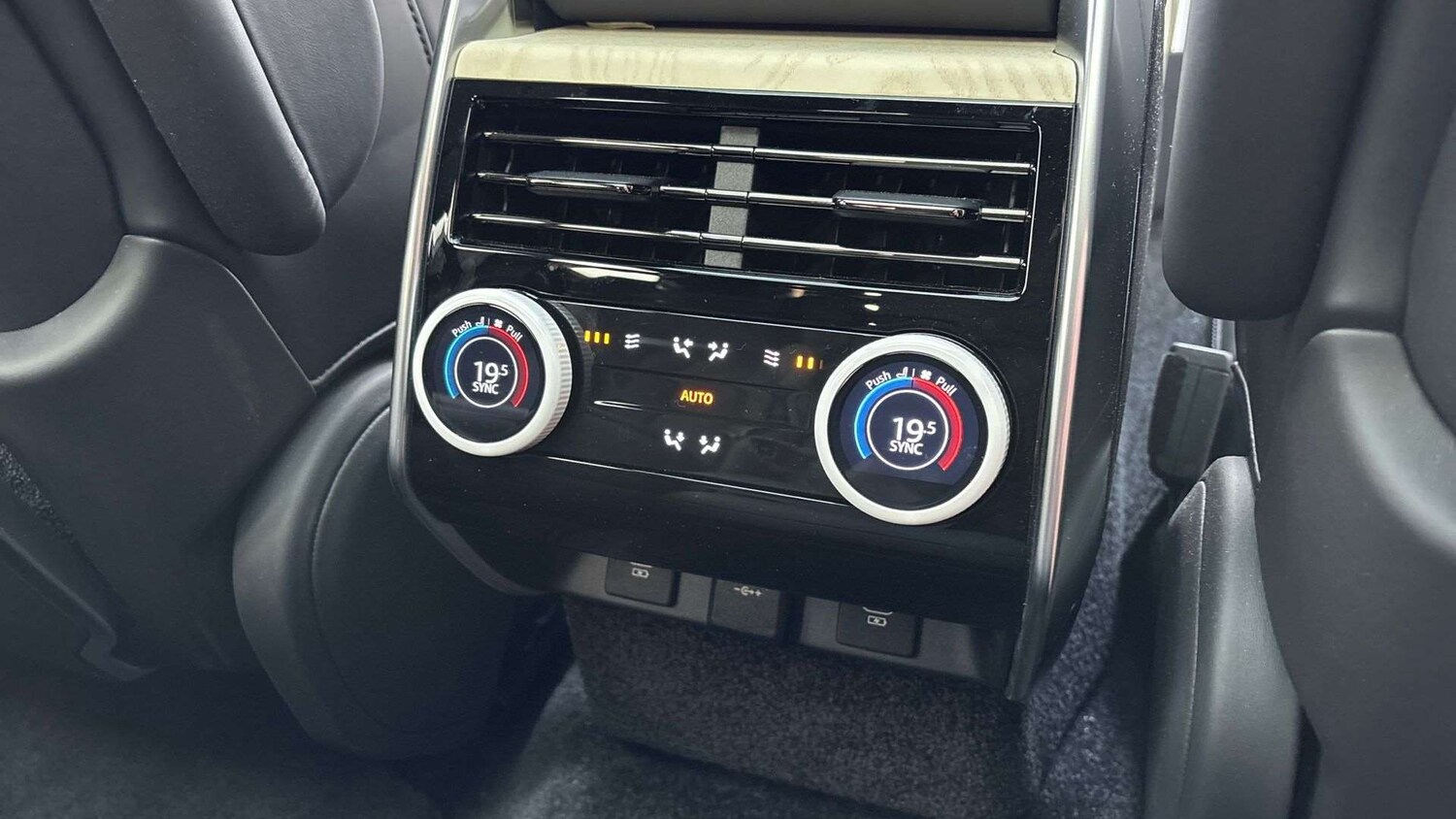 Used Land Rover Range Rover 2025 for sale - 77480610: Photo 18