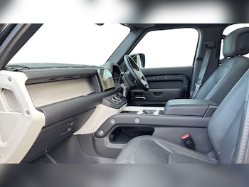 Used Land Rover Defender 2025 for sale - 79078938: Photo