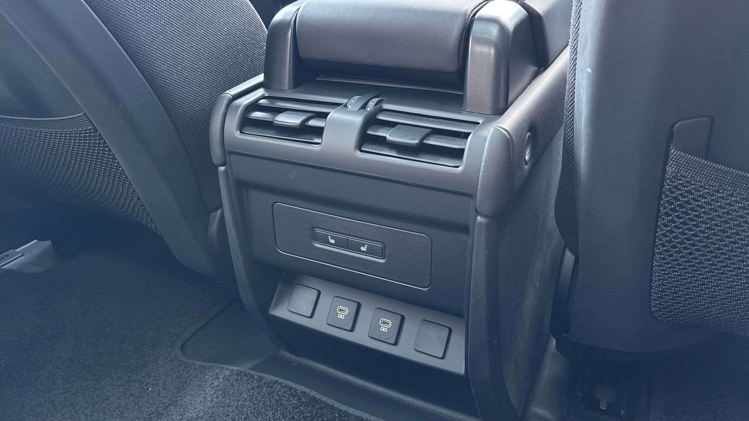 Used Land Rover Defender 2025 for sale - 76515557: Photo 18