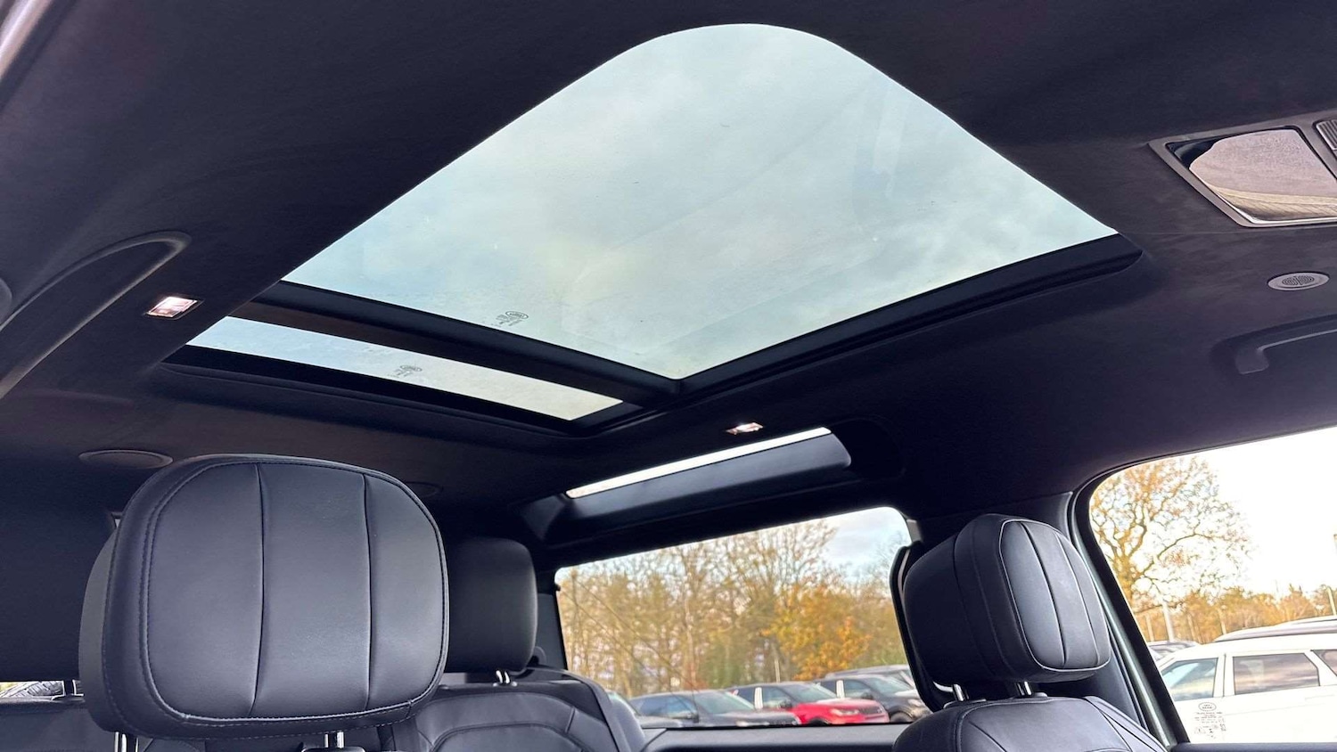 Used Land Rover Defender 2025 for sale - 76515557: Photo 21