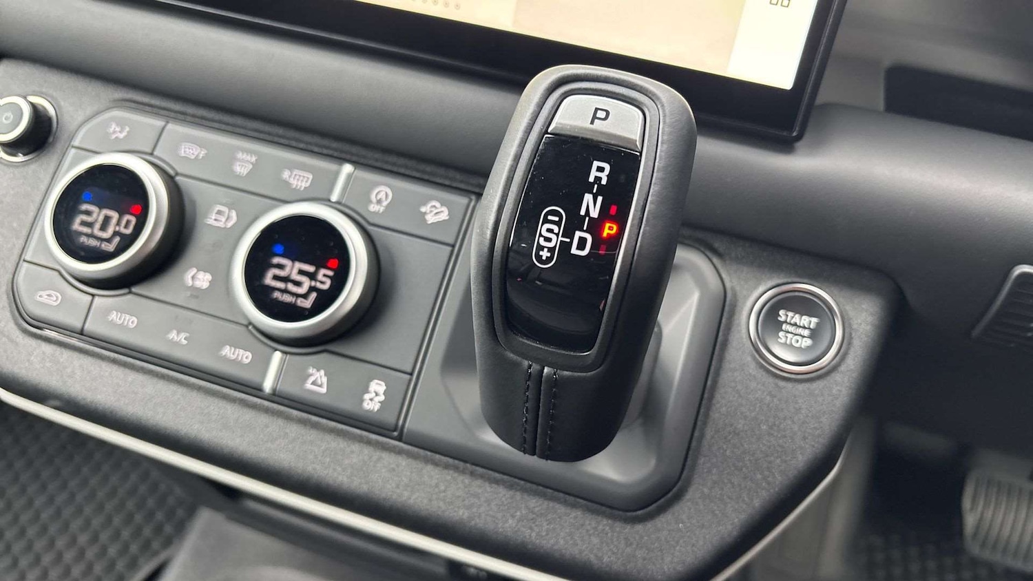 Used Land Rover Defender 2024 for sale - 76460318: Photo 13