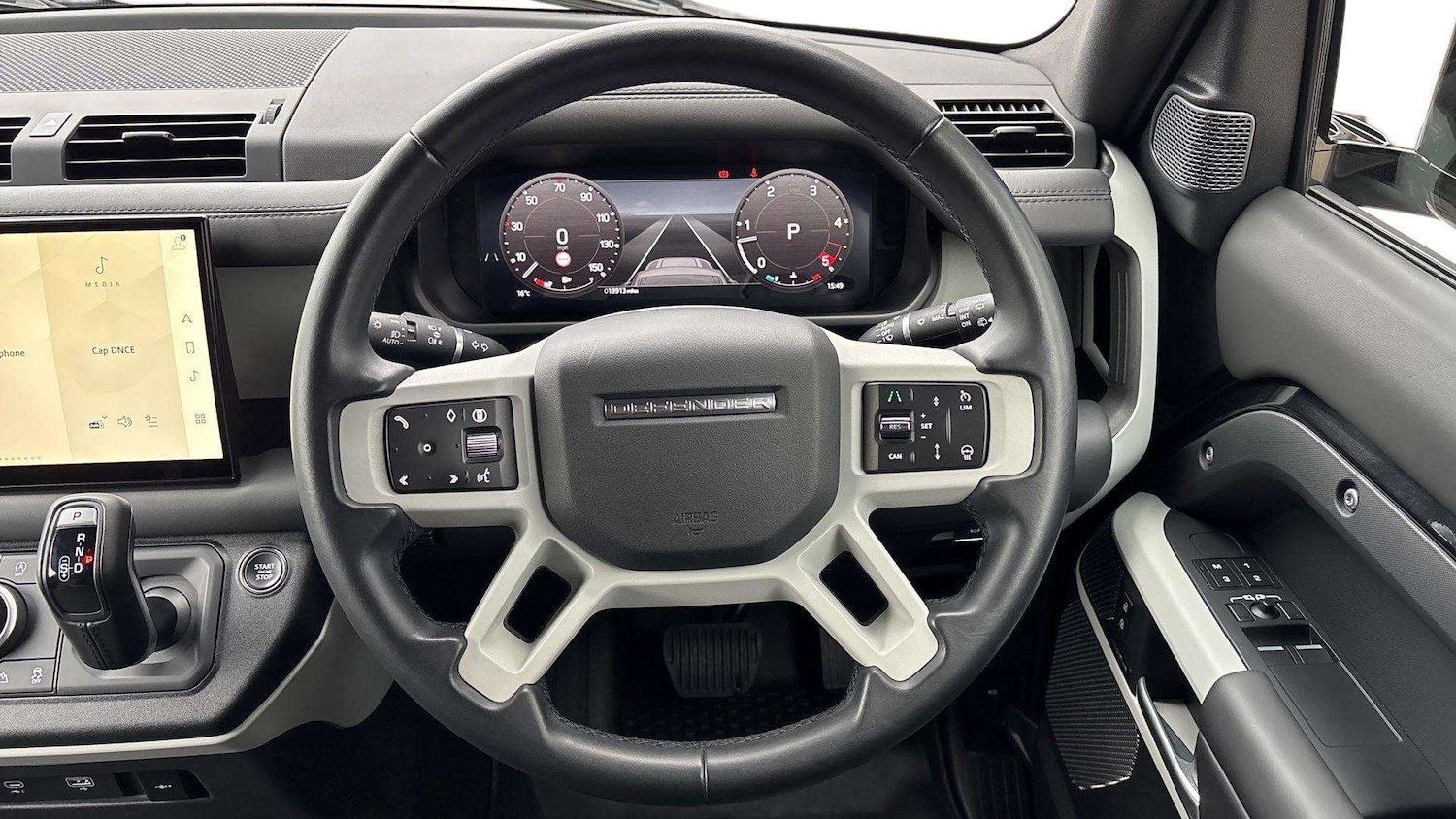 Used Land Rover Defender 2024 for sale - 76460318: Photo 15