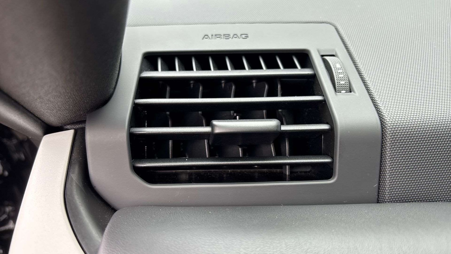 Used Land Rover Defender 2024 for sale - 76460318: Photo 18