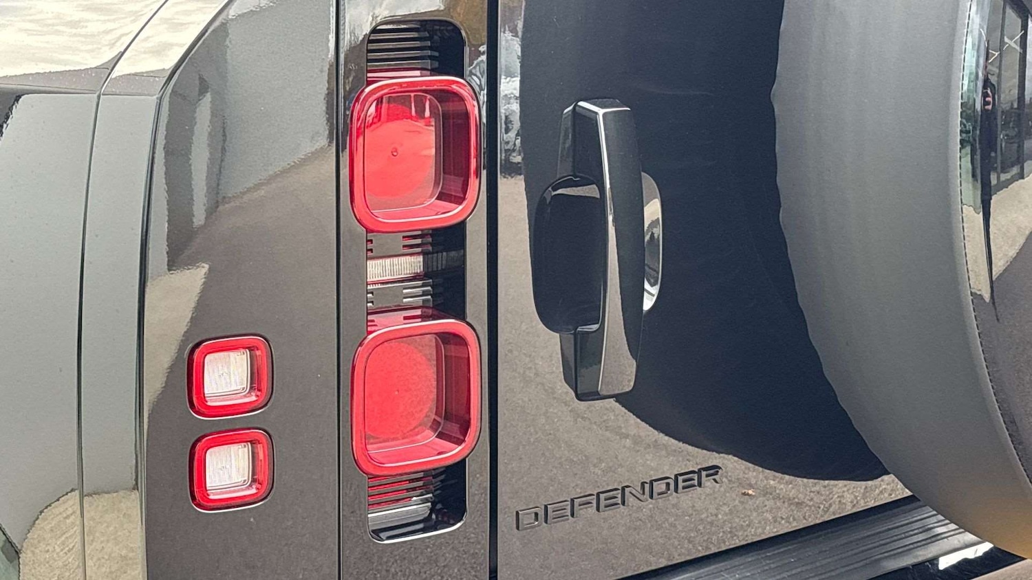 Used Land Rover Defender 2024 for sale - 76460318: Photo 19