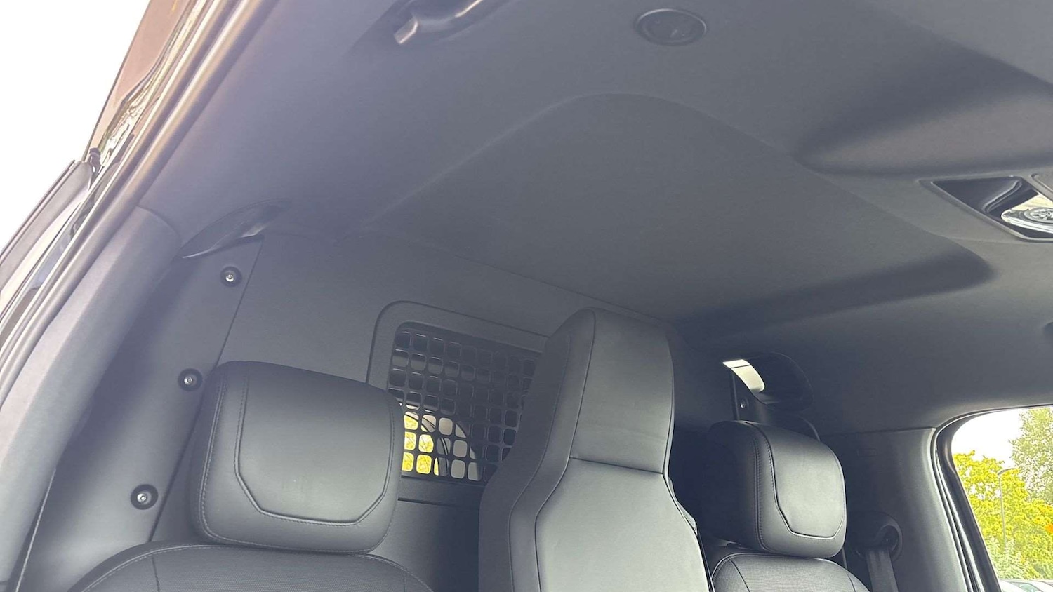 Used Land Rover Defender 2024 for sale - 76460318: Photo 21