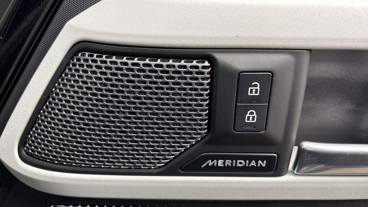 Used Land Rover Defender 2024 for sale - 76460318: Photo 24