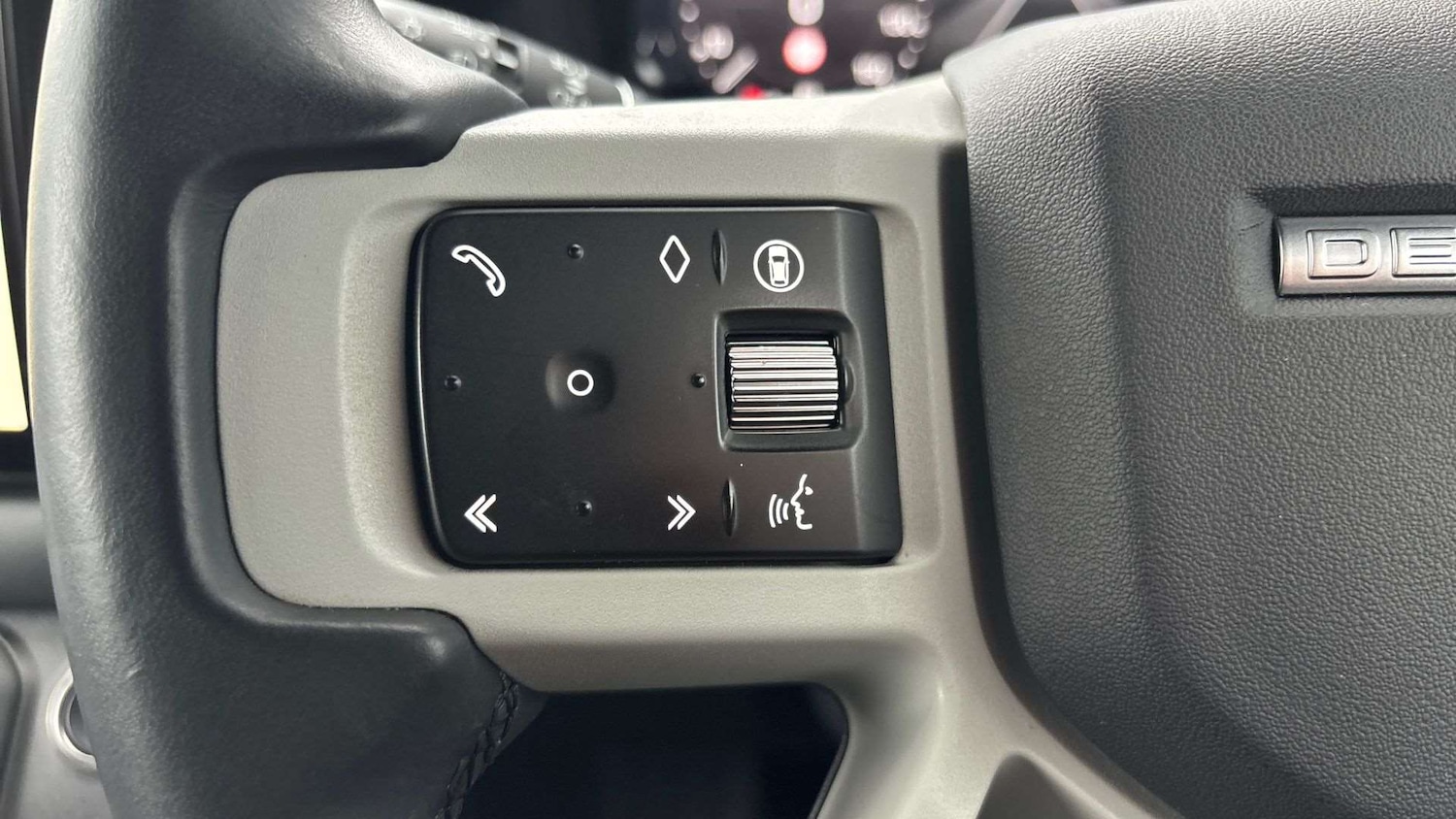 Used Land Rover Defender 2024 for sale - 76460318: Photo 34