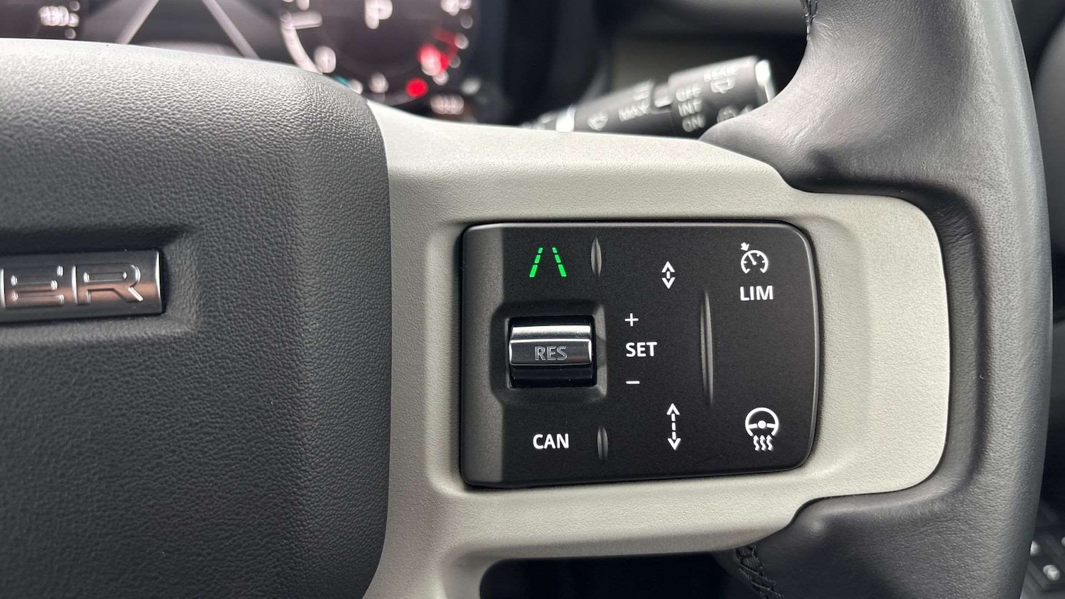 Used Land Rover Defender 2024 for sale - 76460318: Photo 35