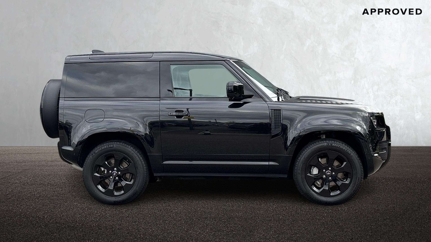 Used Land Rover Defender 2024 for sale - 76460318: Photo 5