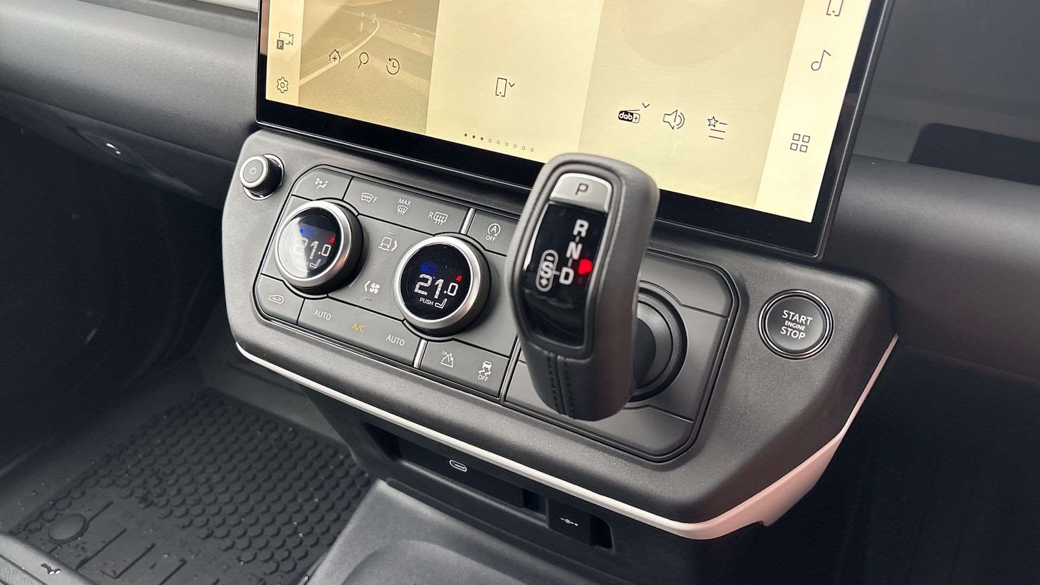 Used Land Rover Defender 90 2025 for sale - 77686671: Photo 13