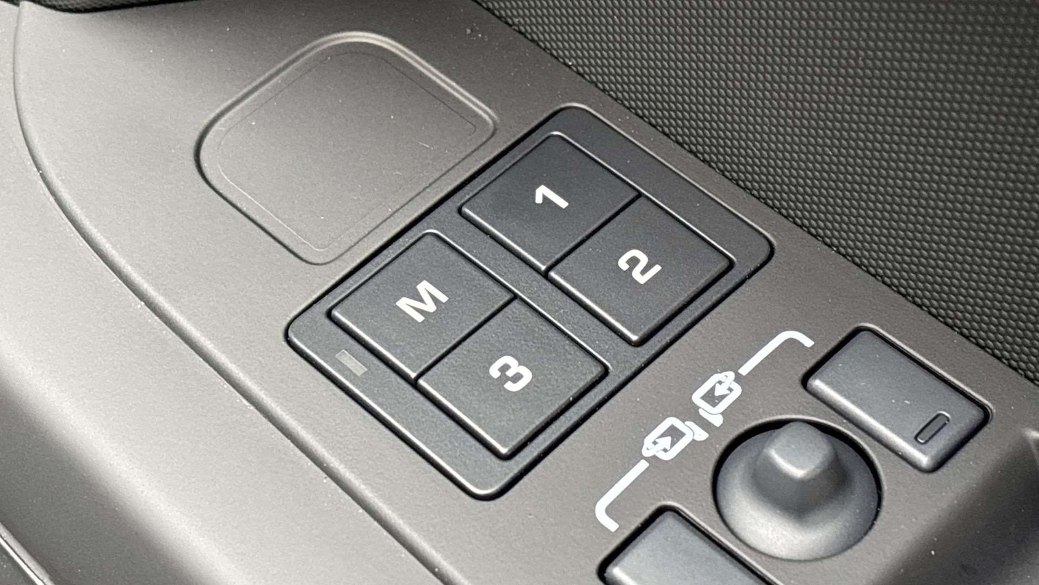 Used Land Rover Defender 90 2025 for sale - 77686671: Photo 25