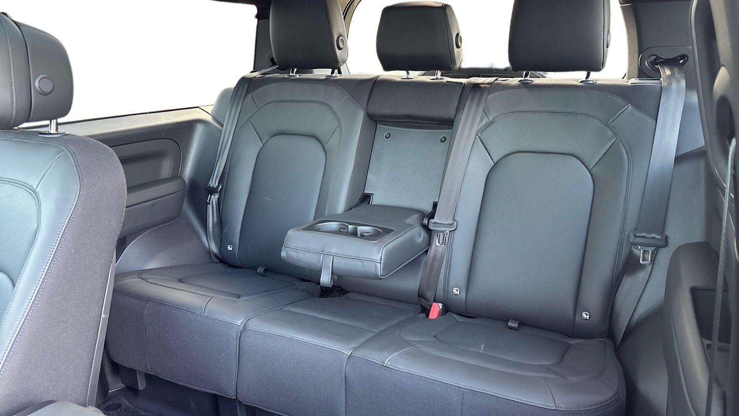 Used Land Rover Defender 2025 for sale - 77112275: Photo 4