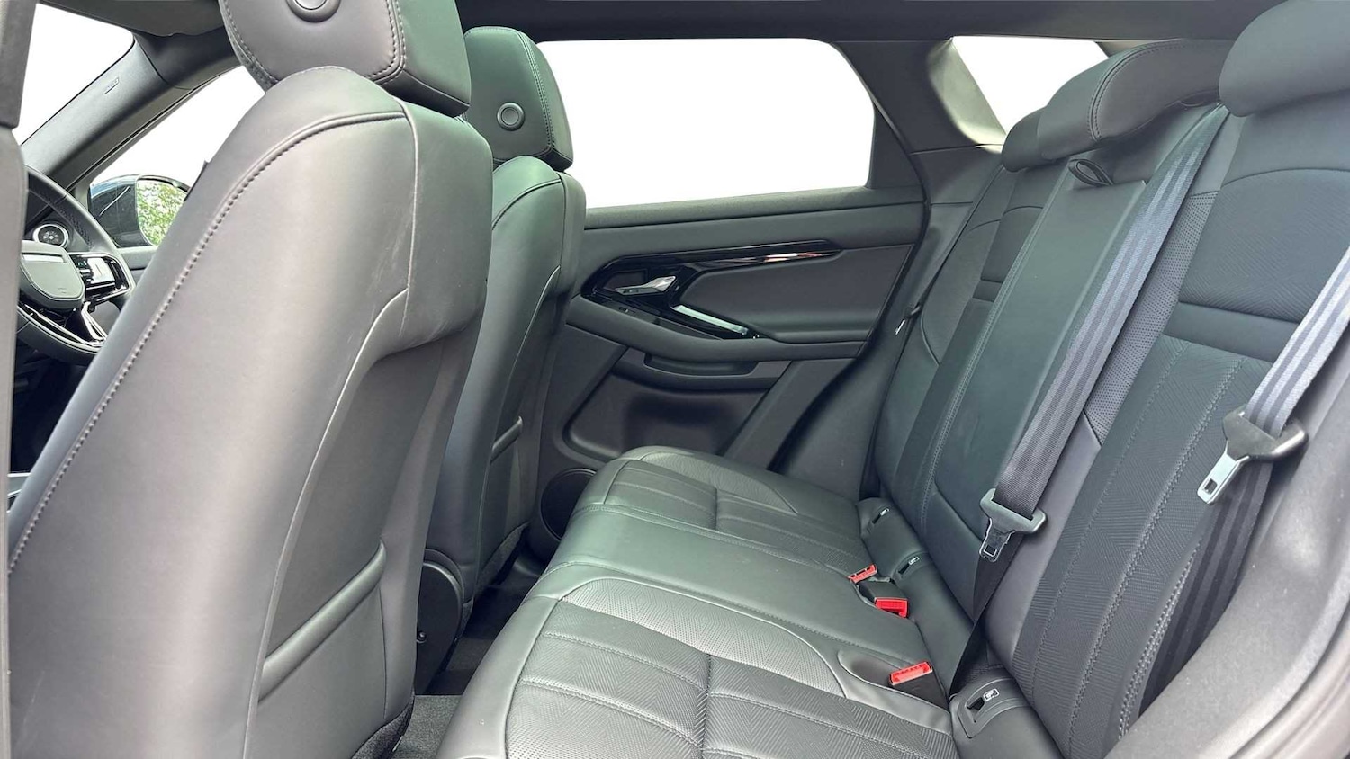 Used Land Rover Range Rover Evoque 2025 for sale - 76460090: Photo 4