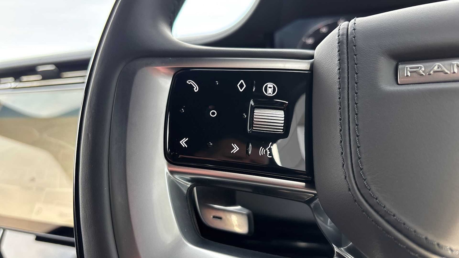 Used Land Rover Range Rover 2025 for sale - 76460116: Photo 31