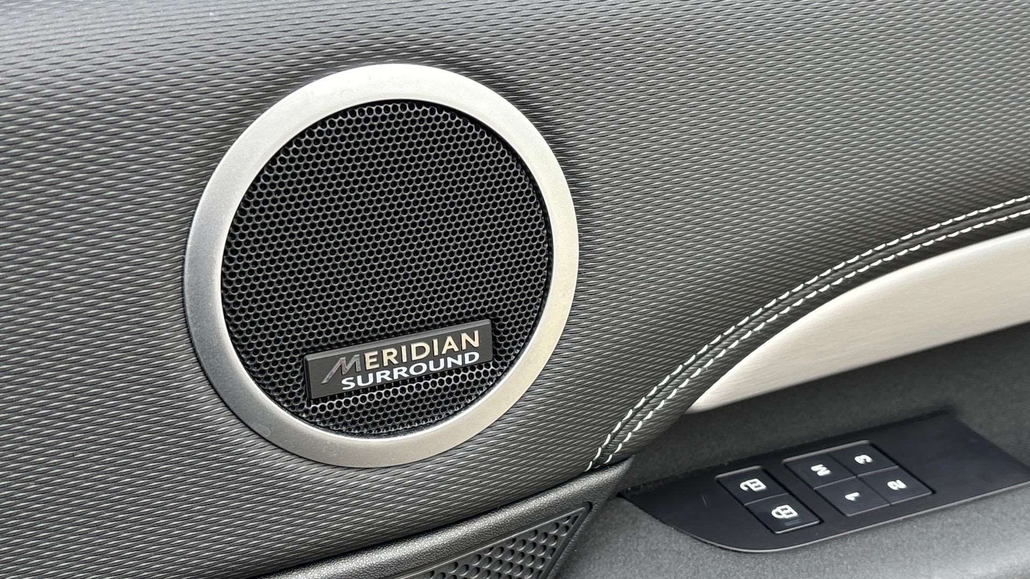 Used Land Rover Discovery 2023 for sale - 76460150: Photo 33