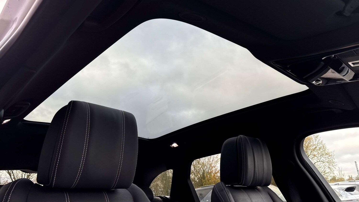 Used Land Rover Range Rover Velar 2023 for sale - 76564452: Photo 21