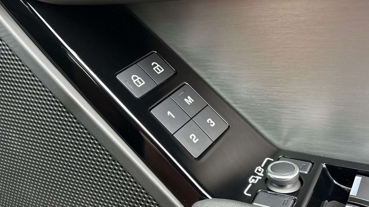 Used Land Rover Range Rover Velar 2023 for sale - 76564452: Photo 25