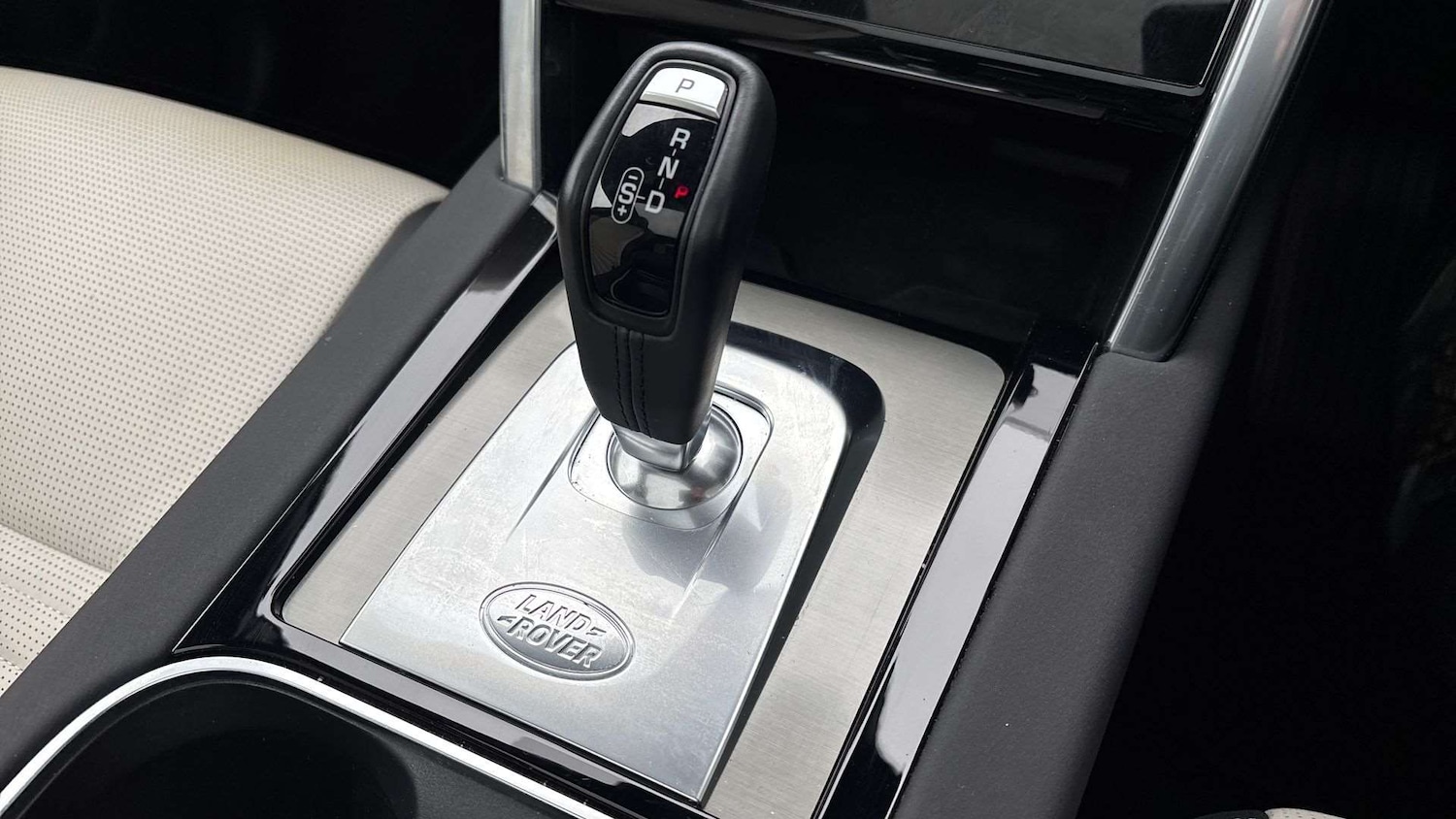 Used Land Rover Discovery Sport 2023 for sale - 76460345: Photo 13