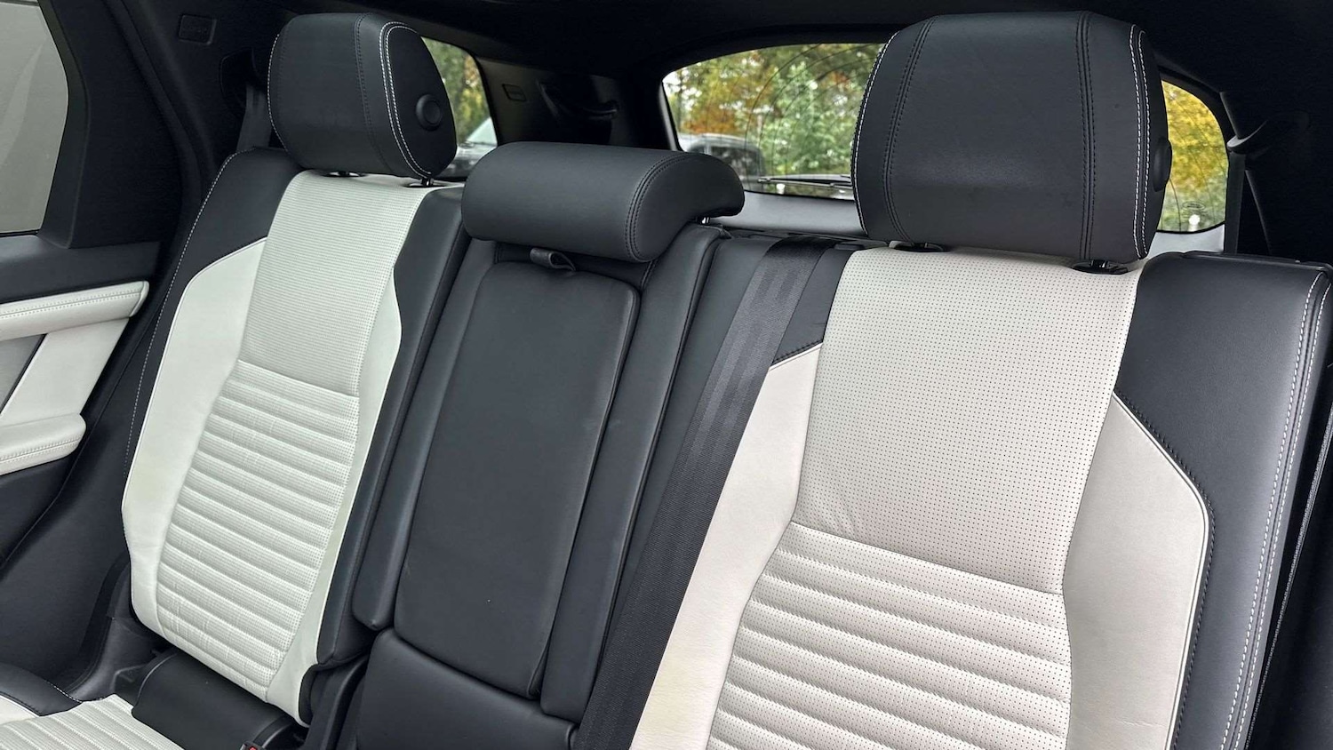 Used Land Rover Discovery Sport 2023 for sale - 76460345: Photo 35