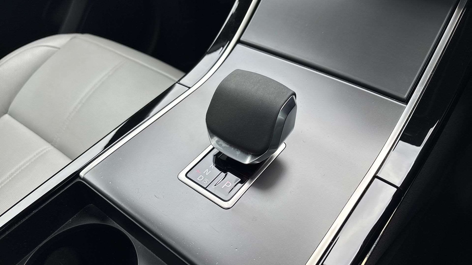 Used Land Rover Range Rover Velar 2023 for sale - 76460205: Photo 13