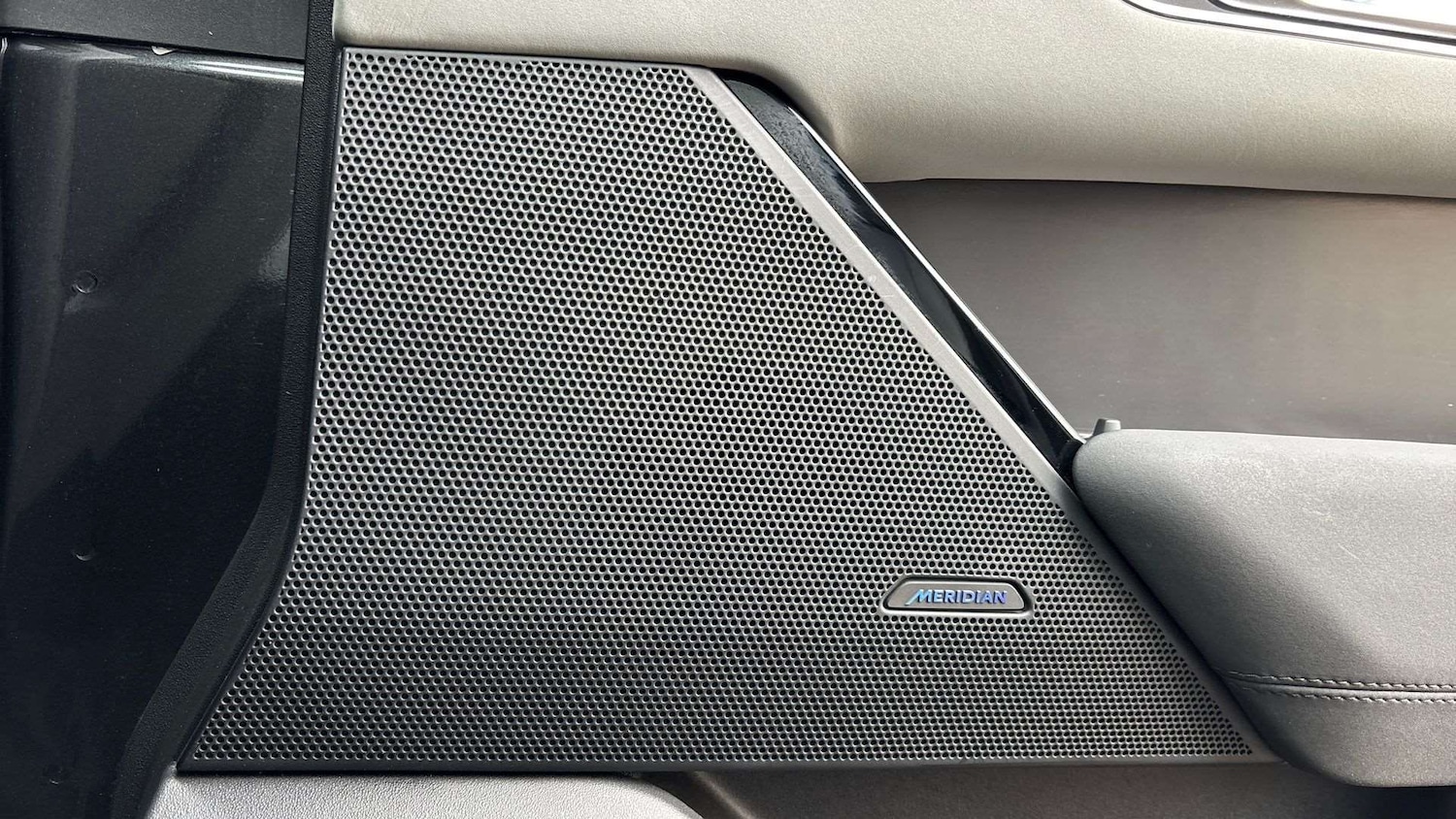 Used Land Rover Range Rover Velar 2023 for sale - 76460205: Photo 24