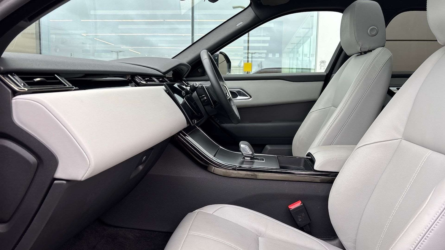 Used Land Rover Range Rover Velar 2023 for sale - 76460205: Photo 3