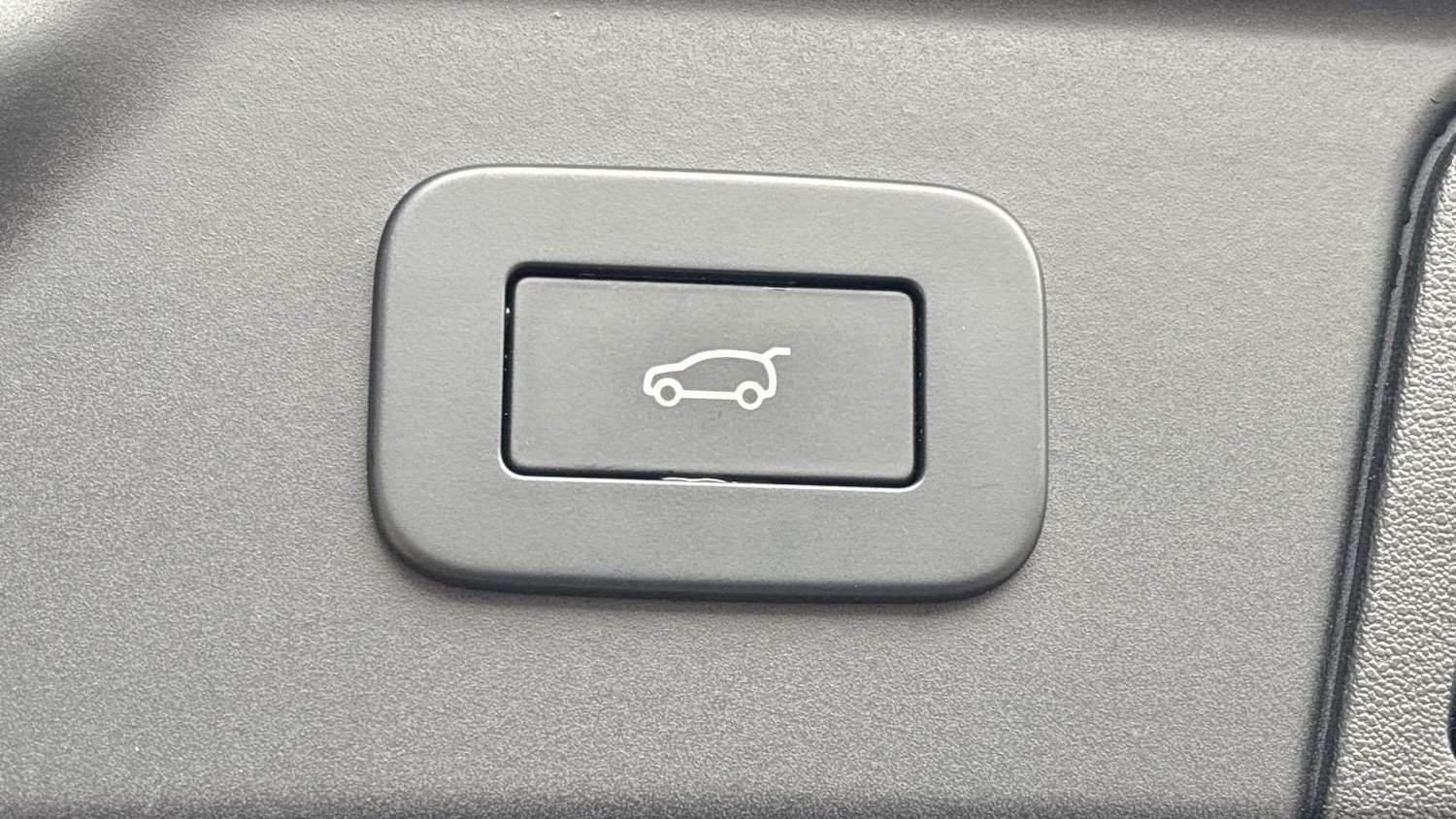 Used Land Rover Range Rover Velar 2023 for sale - 76460205: Photo 31