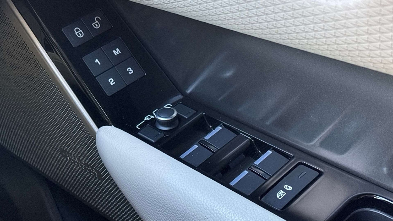 Used Land Rover Range Rover Velar 2020 for sale - 76459783: Photo 32