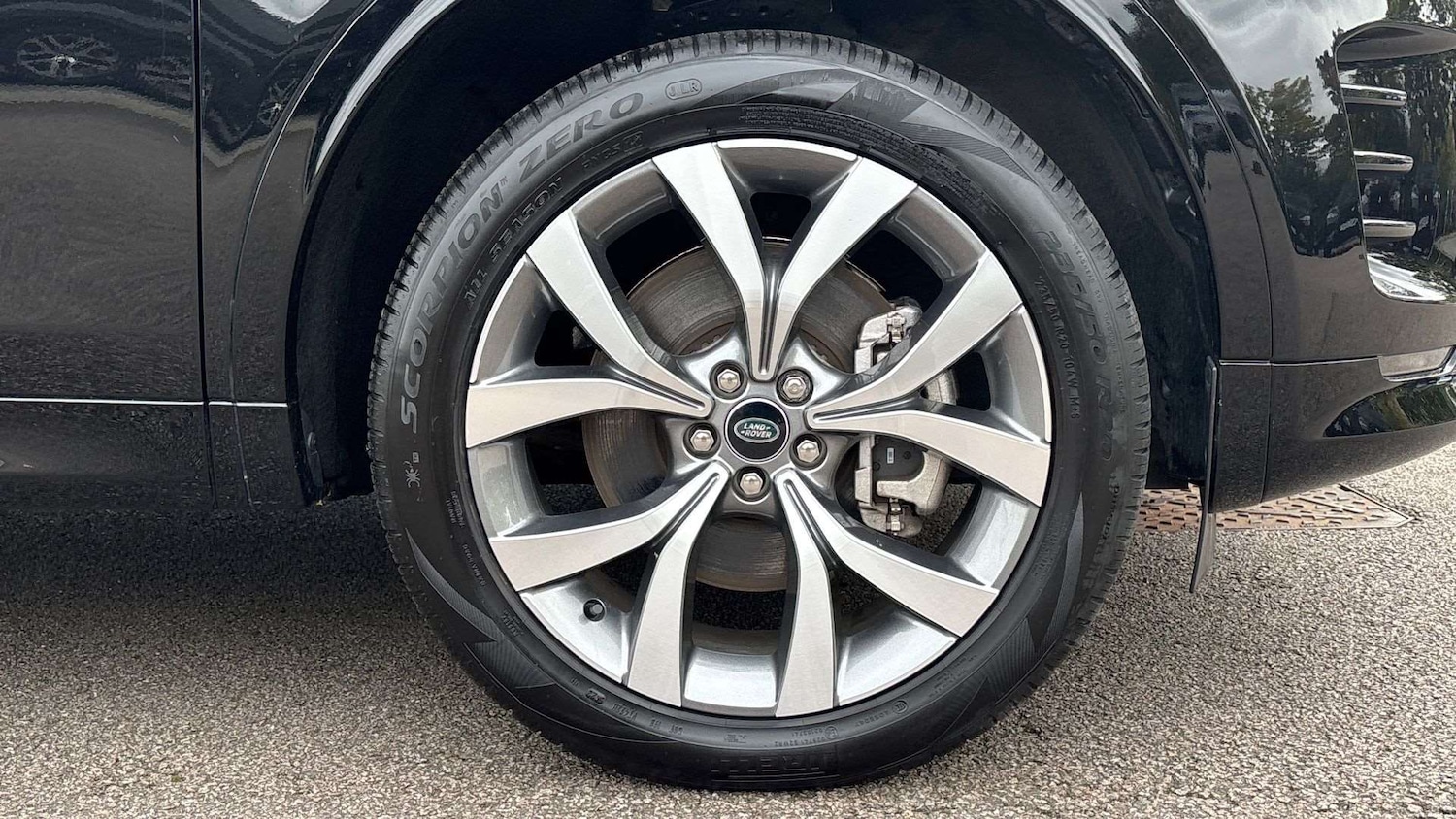 Used Land Rover Discovery Sport 2024 for sale - 76460463: Photo 8