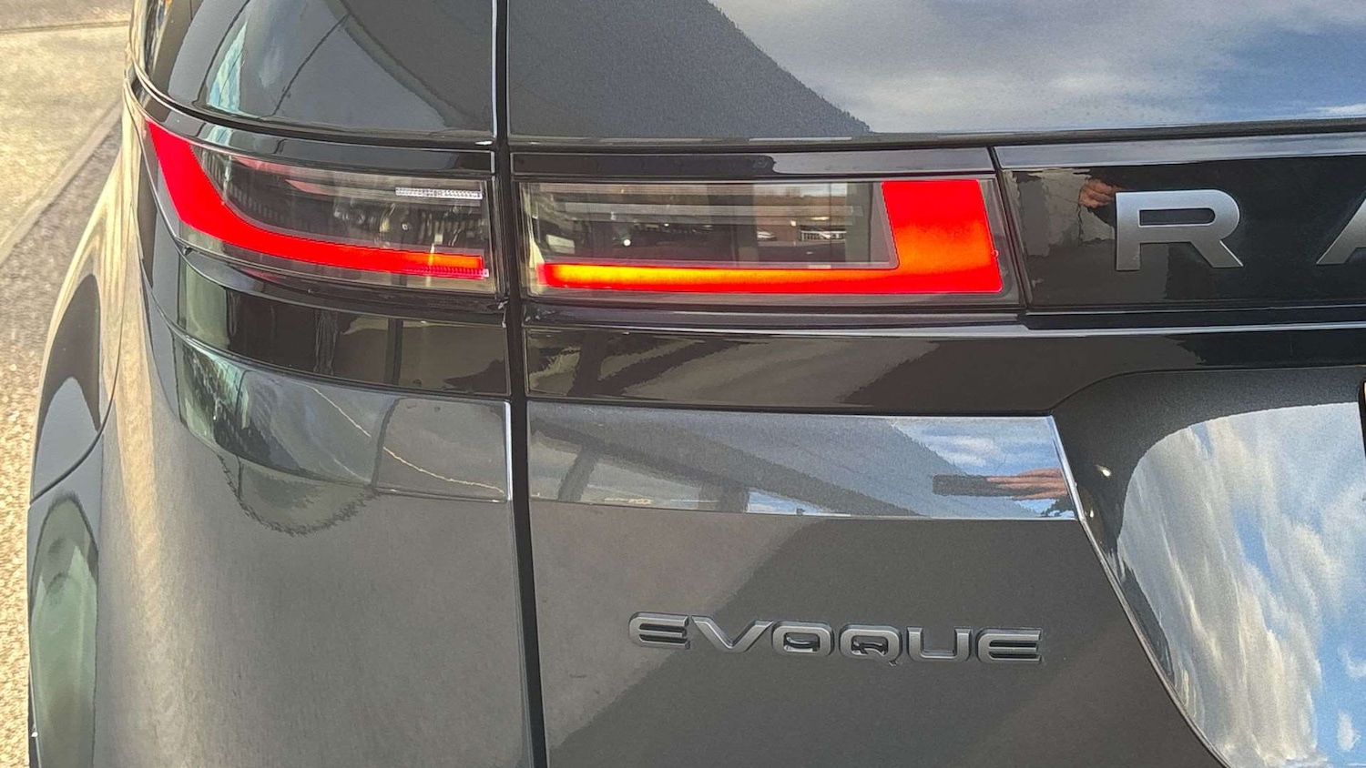 Used Land Rover Range Rover Evoque 2024 for sale - 76460331: Photo 26